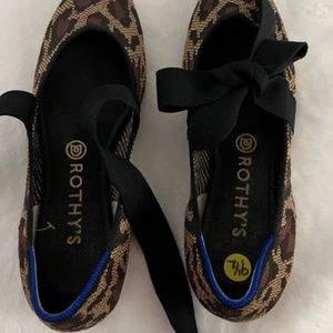 ROTHYS - leopard mary jane shoes with black bow tie ons sz 9.5